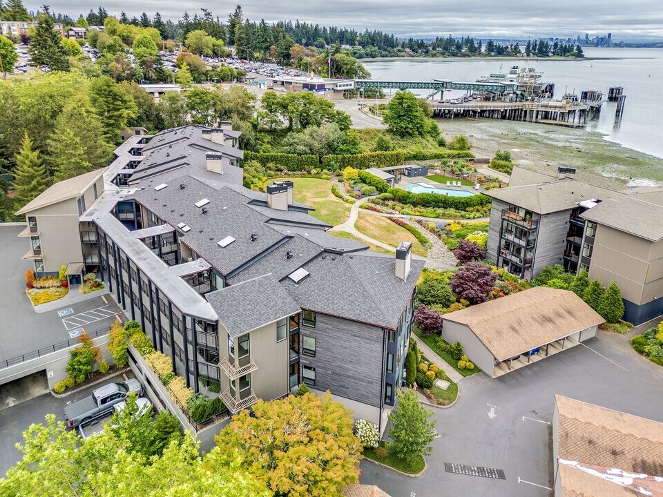 400 Harborview Dr SE in Bainbridge Island, WA - Foto de edificio