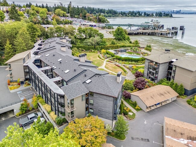 property at 400 Harborview Dr SE