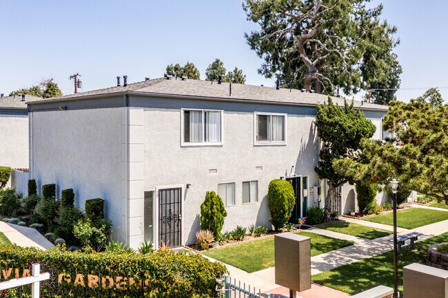 Batavia Gardens in Orange, CA - Building Photo - Building Photo