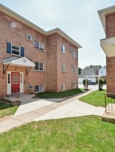 Boothwyn Court Apartments in Boothwyn, PA - Foto de edificio - Building Photo