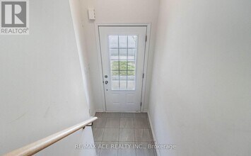 2560 Barbarolli Path in Oshawa, ON - Building Photo - Building Photo