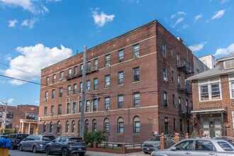 7913 Bay Pky in Brooklyn, NY - Building Photo - Building Photo