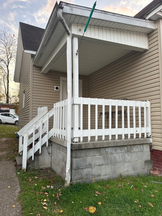 106 Denham St in Clarksburg, WV - Building Photo