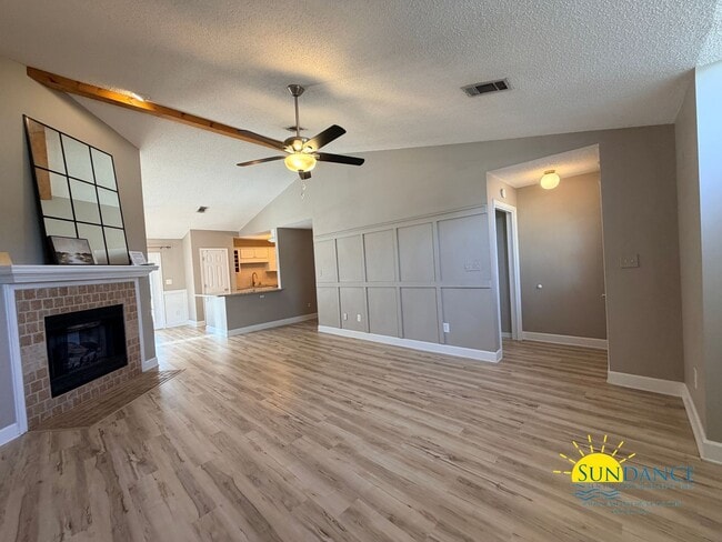 468 W Park Dr in Mary Esther, FL - Building Photo - Building Photo