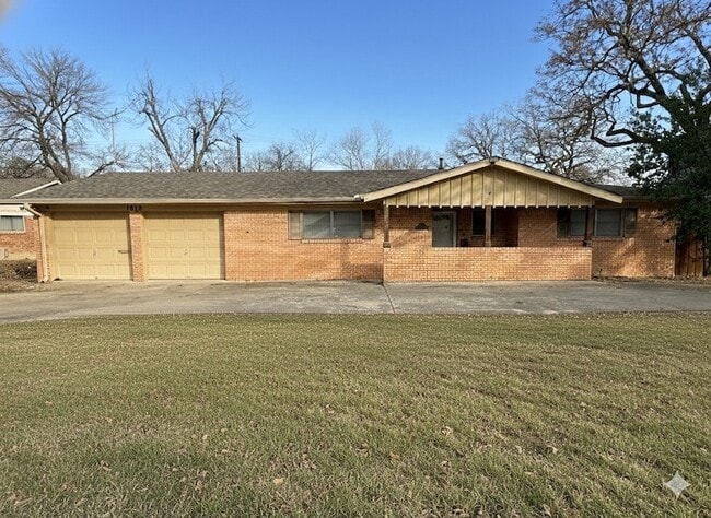 property at 7013 Meadowbrook Dr
