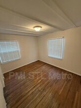 10327 Renfrew Dr in St. Louis, MO - Building Photo - Building Photo