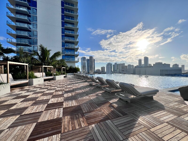 1515 Liona St in Honolulu, HI - Foto de edificio