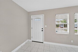 4945 36th Ave N in St. Petersburg, FL - Building Photo - Building Photo