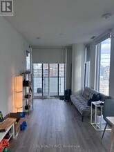 28 Wellesley St E in Toronto, ON - Building Photo - Building Photo