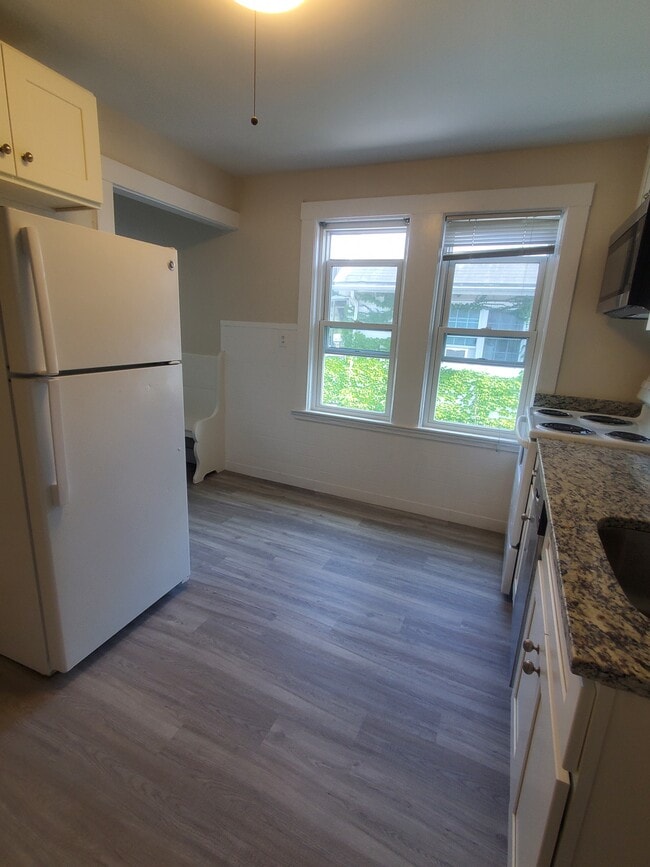 15 Templeton Pky, Unit 2