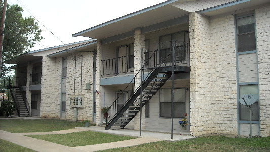 Pecan Grove Apartments in Lampasas, TX - Building Photo