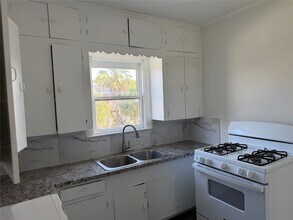 2303 Victory Ave in Galveston, TX - Building Photo - Building Photo