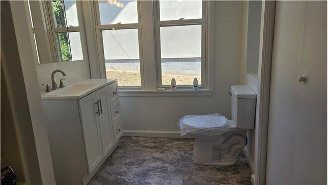 property at 640 Woodvue Ln