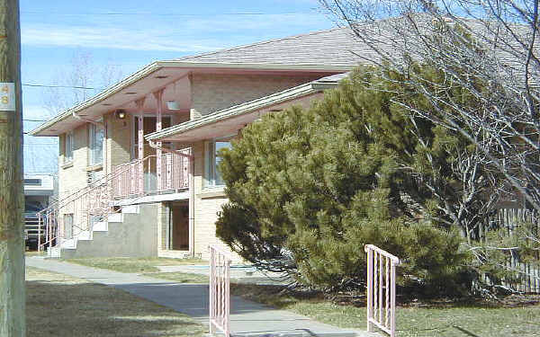 1753 Clinton St in Aurora, CO - Building Photo