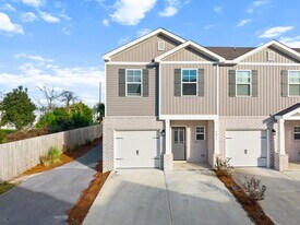 5899 Tyndall Pl in Callaway, FL - Building Photo