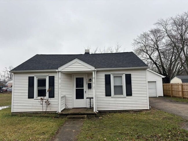 112 Applegate St in Wilmington, OH - Building Photo - Building Photo
