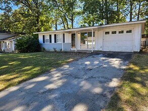 11621 Chipwood Dr in Little Rock, AR - Building Photo - Building Photo