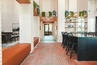 Oak House in Leander, TX - Building Photo - Building Photo