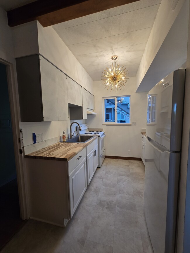 property at 465 Winslow Way E