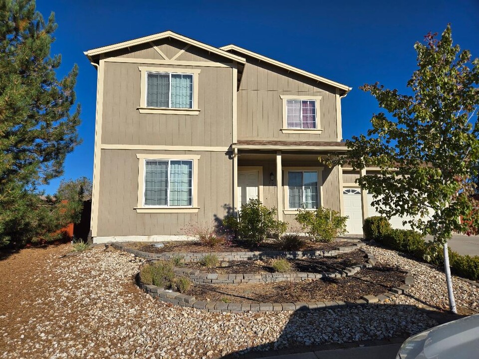 17531 Desert Lake Dr in Reno, NV - Building Photo