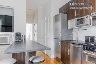 515 W 47th St in New York, NY - Building Photo - Building Photo