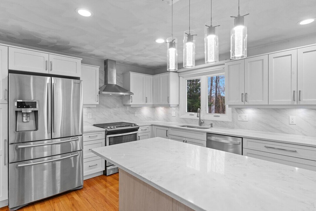 43 Sage Dr in Cranston, RI - Building Photo