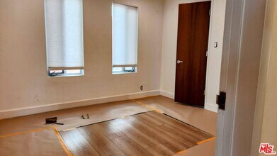 7008 Vista Del Mar Ln in Los Angeles, CA - Building Photo - Building Photo