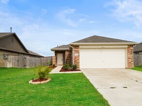 1238 Millers Pass Dr in Rosenberg, TX - Foto de edificio - Building Photo