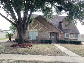 2031 Millhouse Rd in Houston, TX - Building Photo - Building Photo
