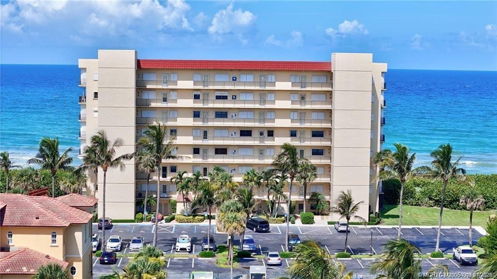 7410 S Ocean Dr in Jensen Beach, FL - Foto de edificio