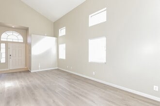 2181 Hearts Club Dr in Henderson, NV - Building Photo - Building Photo