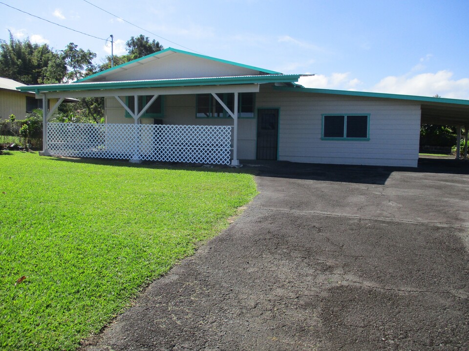 2142 Kilauea Ave in Hilo, HI - Building Photo