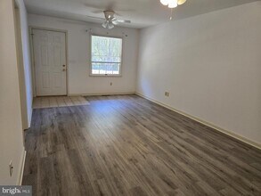 11 Strawberry Dr in Carlisle, PA - Building Photo - Building Photo