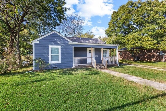 1708 N Woods St in Sherman, TX - Building Photo - Building Photo