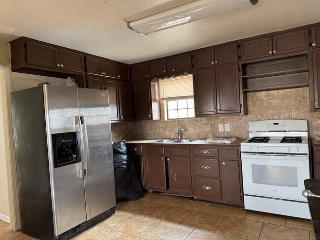5405 McKnight Dr in Odessa, TX - Building Photo - Building Photo
