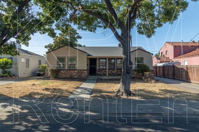 51 E Mendocino Ave in Stockton, CA - Building Photo - Building Photo