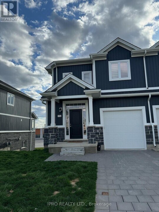 1752 Finley Cres in London, ON - Building Photo