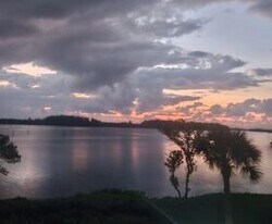 6142 SE Landing Way in Stuart, FL - Building Photo