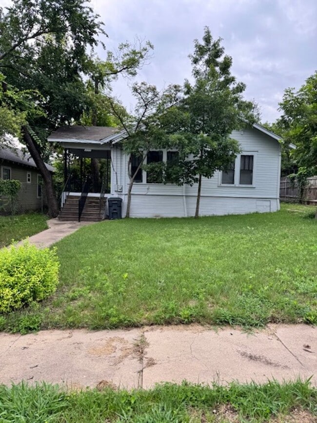 1532 McKenzie Ave