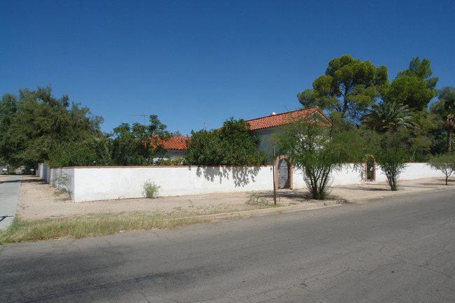 907-911 E 8th St in Tucson, AZ - Foto de edificio - Building Photo