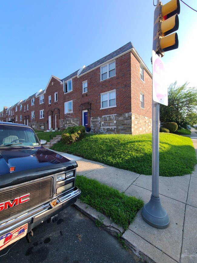 6301 Morton St, Unit B