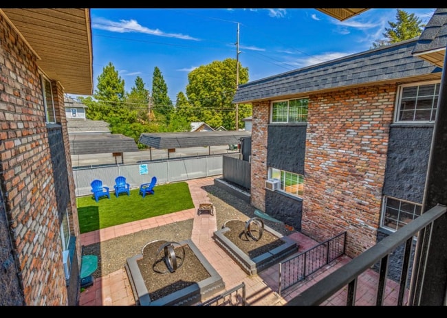 917 E Indiana Ave in Spokane, WA - Building Photo - Building Photo