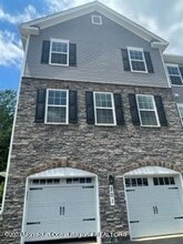 301 Arose Ln in Middletown, NJ - Building Photo - Building Photo