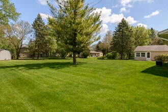 W149N6158 Pocahontas Dr in Menomonee Falls, WI - Building Photo - Building Photo