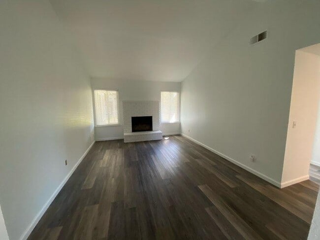 4145 W Capitola Ave in Fresno, CA - Building Photo - Building Photo