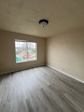 2129 Union Ave in North Bend, OR - Building Photo - Building Photo