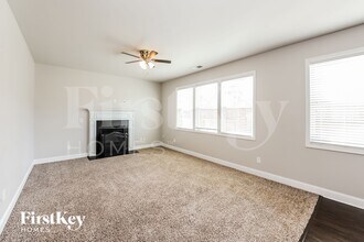 2061 Chesley Dr in Austell, GA - Foto de edificio - Building Photo