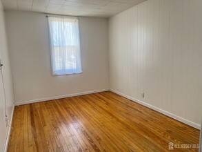 962 Jackson Ave in Elizabeth, NJ - Foto de edificio - Building Photo