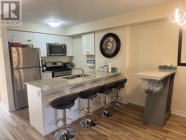 2 Cove Ct in Collingwood, ON - Building Photo - Building Photo