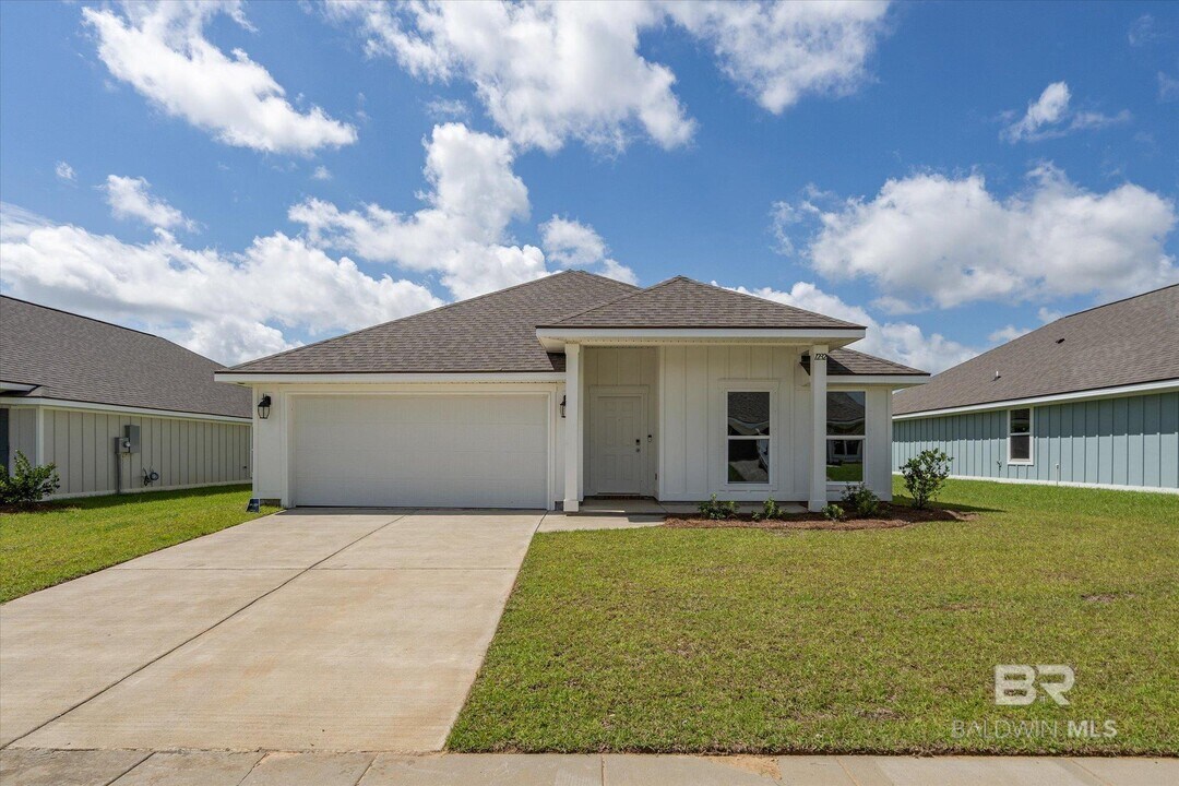 1232 Caper Ave in Foley, AL - Building Photo